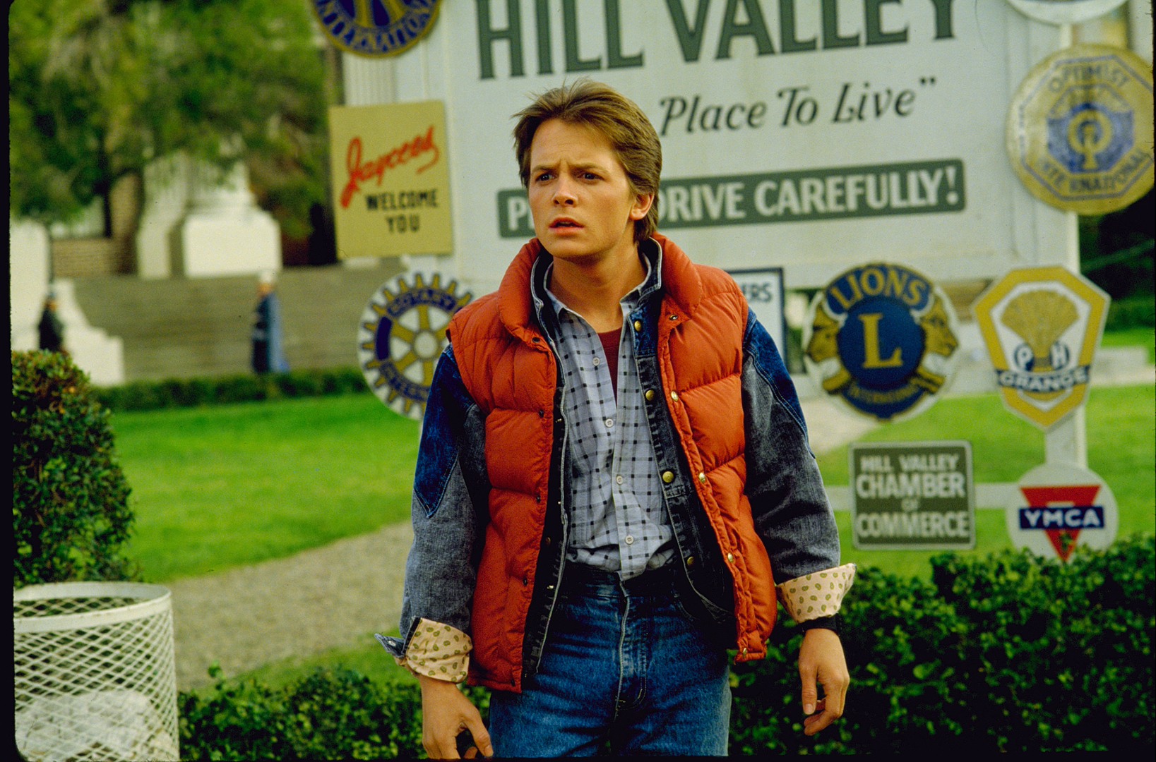 Still from Back to the Future of the Welcome to Hill Valley sign.